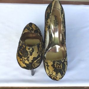 Women’s dress shoes size 8 black & gold by Charlotte Russe